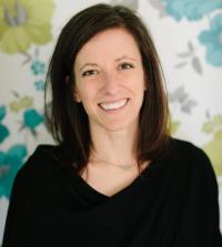 Eva Fischer Headshot